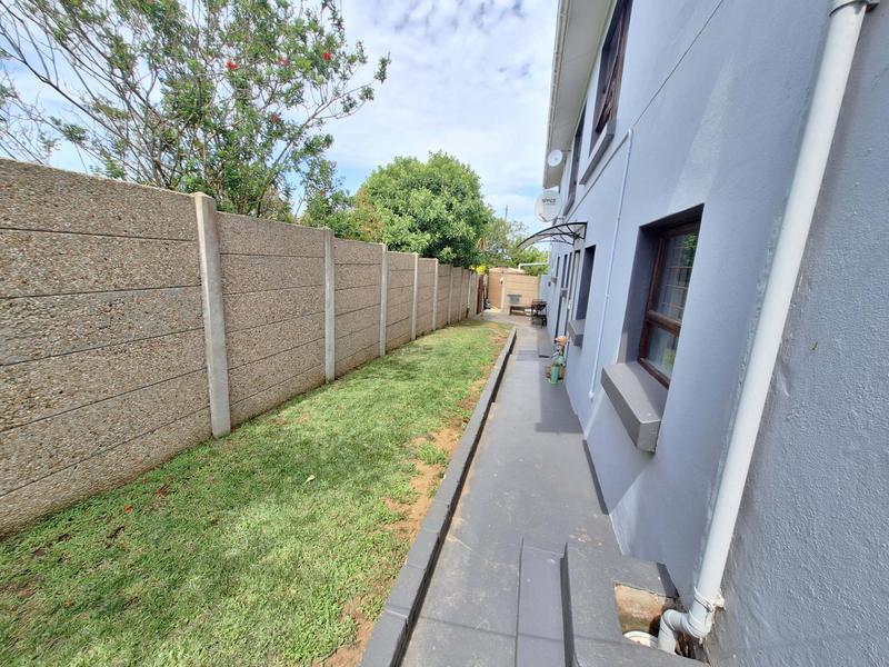 5 Bedroom Property for Sale in Dana Bay Western Cape